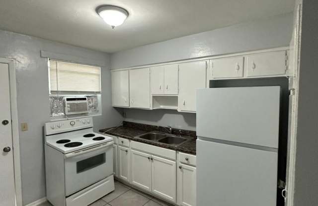 2020 Palafox St. photos photos