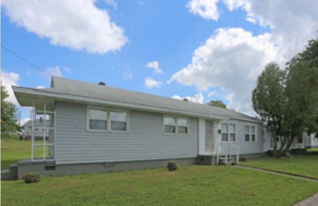 NEW MANAGEMENT! Villas at Park Terrace Charming 3 Bed 1 Bath Near Downtown and WSSU Gallery 2