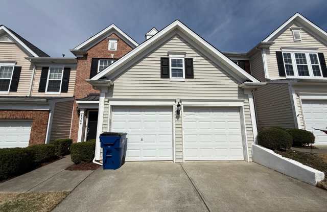 Charming 3BD, 2.5BA Raleigh Townhome with a Fenced Yard Near Shopping, Dining, Interstates, and RDU Airport photos photos