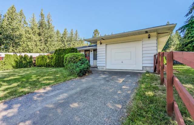 Private country setting 3 bed 1.5 bath rambler W/ 1 car garage  backyard workshop - 13310 208th Avenue Southeast, Snohomish County, WA 98272