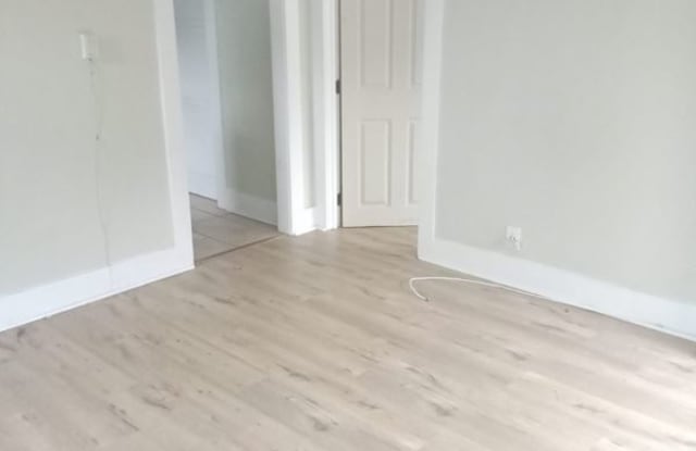 4325 Brighton Ave 1/2 - 4325 Brighton Avenue, Los Angeles, CA 90062