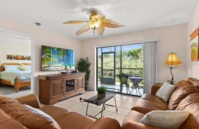 1669 SEASCAPE CIRCLE - 1669 Seascape Circle, Tarpon Springs, FL 34689