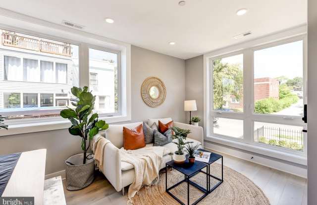 1915 H Street NE Gallery 2