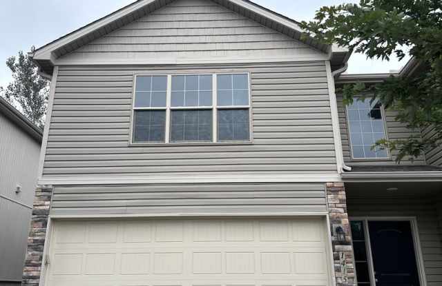3 Bed | 2.5 Bath | 2 Car Garage Townhome in Grain Valley Gallery 3
