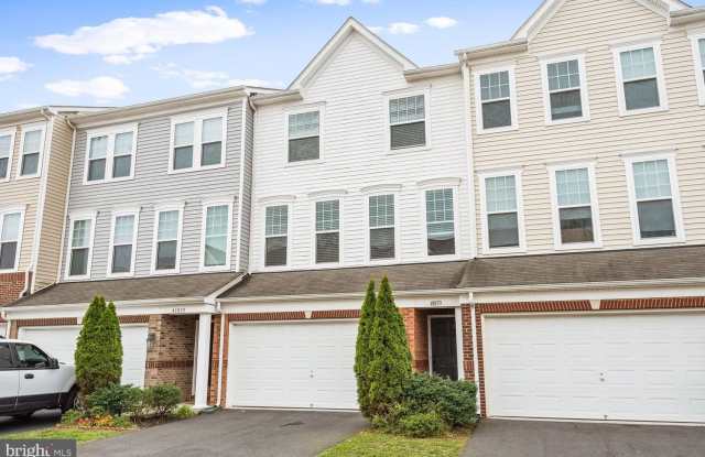 41833 DIABASE Square photos photos