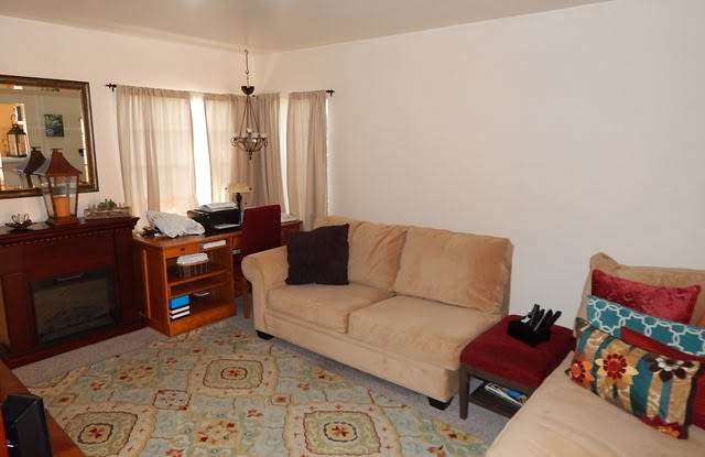 3625 Reynard Way Gallery 4