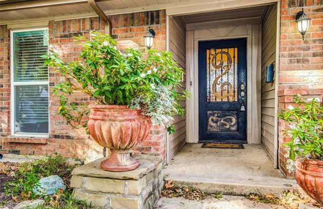 917 E Worth Street Gallery 3
