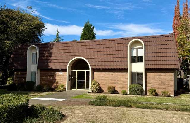 1 Bed / 1 Bath Houghton condo in Kirkland $1,600/month Gallery 1