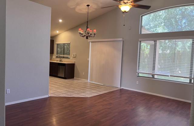 6762 W AURORA Drive Gallery 4