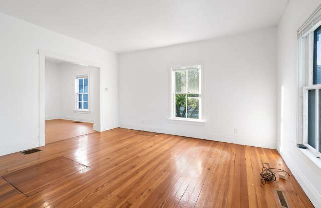 222 N Francis St - Cedar Falls Gallery 3