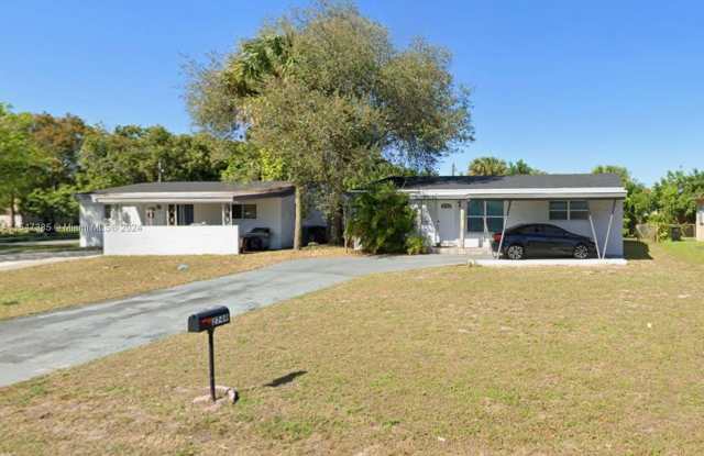 2749 Southwest 9th Street - 2749 Southwest 9th Street, Fort Lauderdale, FL 33312