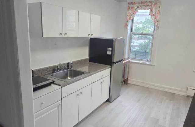 81-10 37 Avenue photos photos