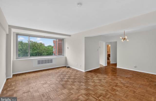 4200 CATHEDRAL AVE NW #1009 Gallery 2