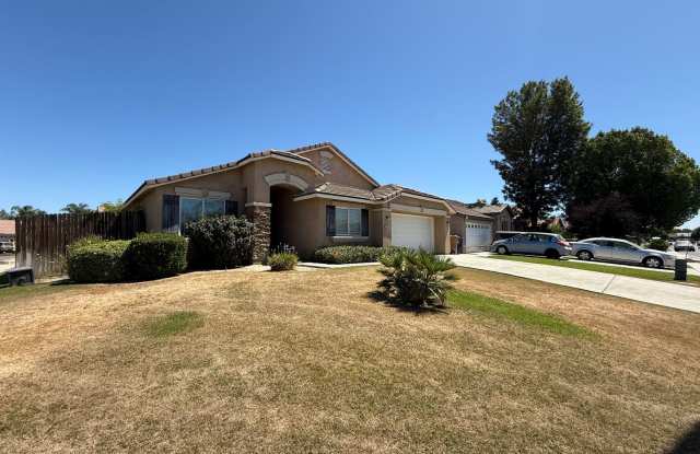 Spacious 3-Bedroom, 2-Bathroom Home in Southwest Bakersfield photos photos