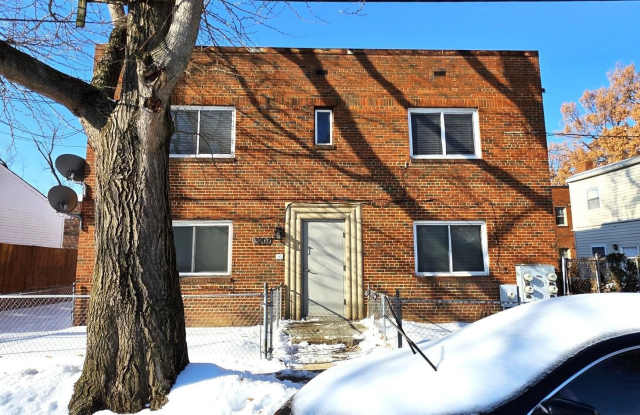 3207 11TH PL SE unit: 2 photos photos