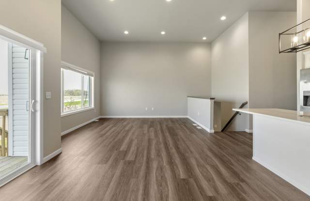 745 1st Avenue North - 1 Gallery 4