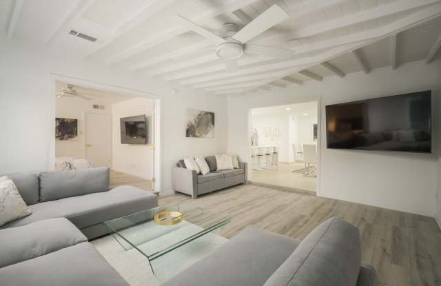 5818 North Granite Reef Road Gallery 3