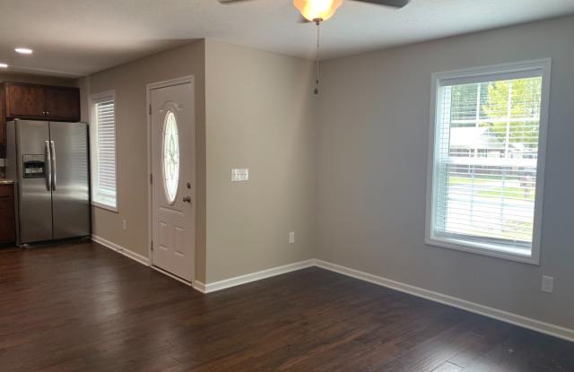 Conveniently Located Home Near Downtown Tullahoma Gallery 3