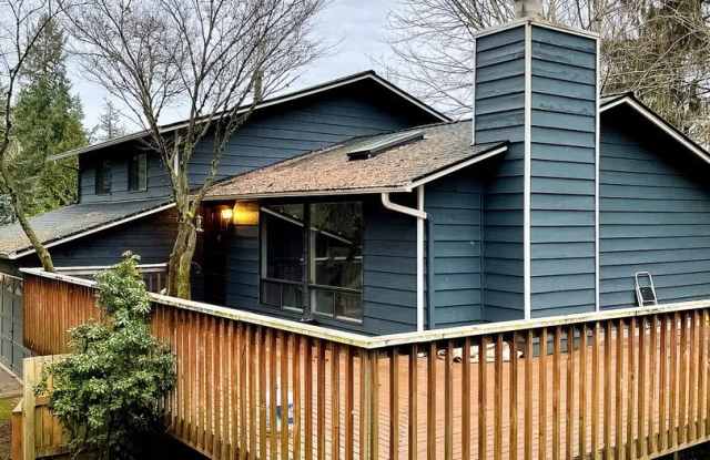 8708 128th Ave NE - 8708 128th Avenue Northeast, Kirkland, WA 98033