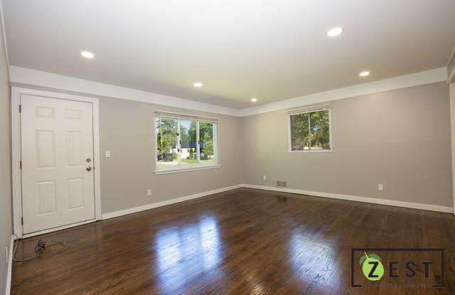 PRE-LEASING NOW!!! 3BDRM Warren Home! photos photos