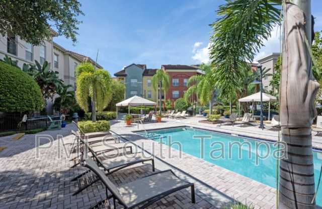 2421 W Horatio St photos photos