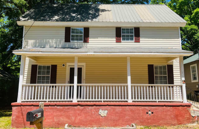 Renovated 4 bedroom, 2 bathroom home near Downtown Lagrange! Must see! photos photos