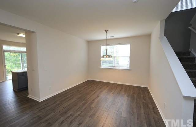 805 Roni Court Gallery 3