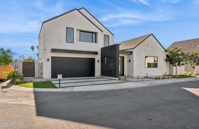 6306 N 10TH Drive Gallery 3
