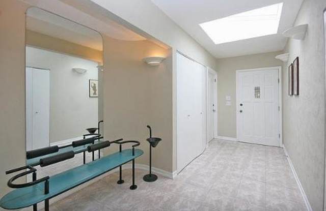 237 Sunset Drive - 237 Sunset Drive, Wilmette, IL 60091