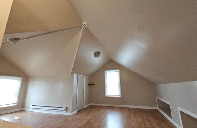 Charming 3-Bedroom Property in Prime Location photos photos