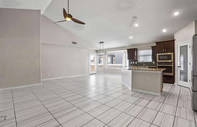 14925 TIERRA HAVEN Avenue Gallery 3