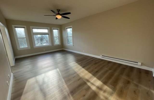 Historic Mediterranean Building in Great Location Gallery 2