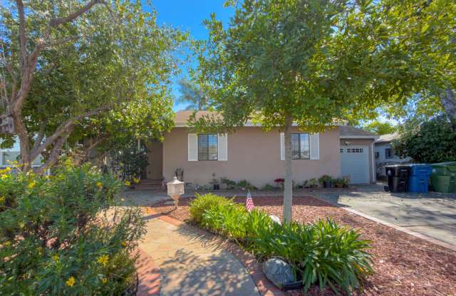 Charming 2BR Front House with Bonus Room  Private Yard photos photos