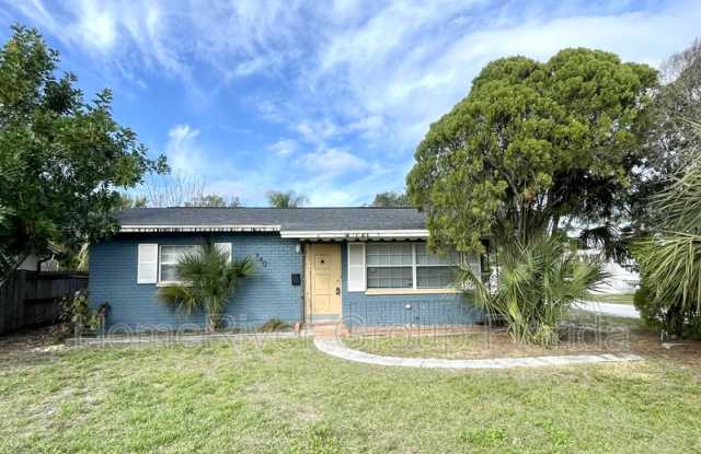 740 7th Ave SW - 740 7th Avenue Southwest, Largo, FL 33770