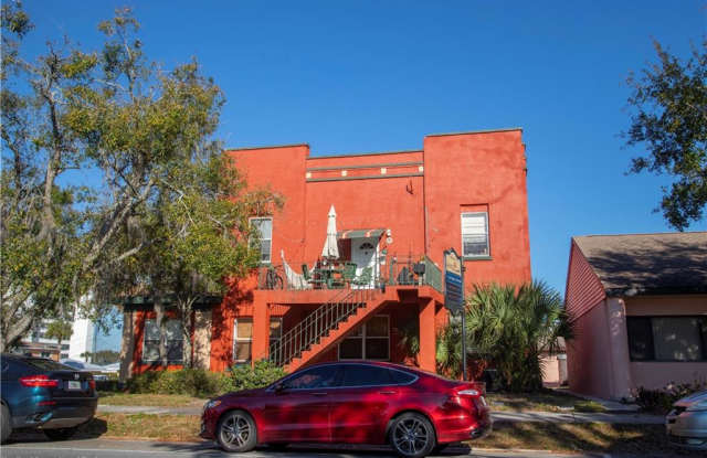 2100 Lakeview Drive Gallery 2