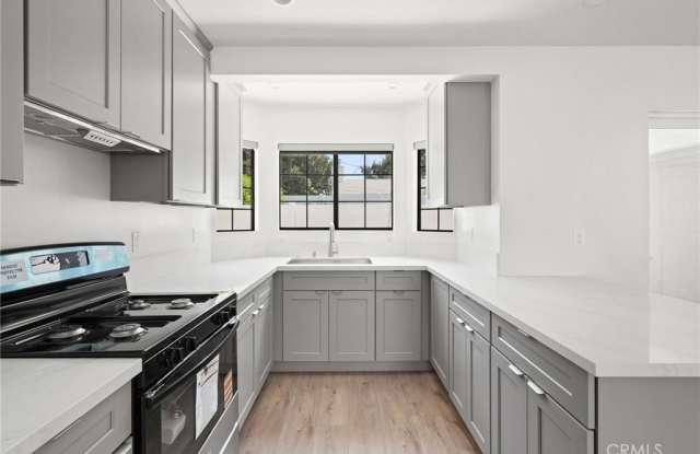 6930 Enfield Avenue photos photos