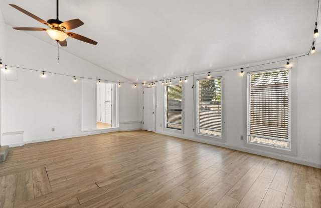 136 VELARDE Road NW - 136 Velarde Road Northwest, North Valley, NM 87107