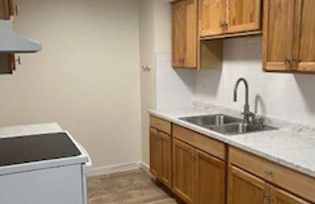 Newly updated with Fresh Paint/Flooring and Appliances photos photos