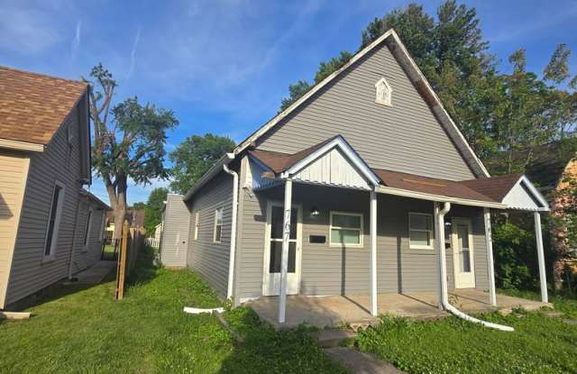 One Bedroom Duplex located on the Westside near 10th St and White River Pkway Dr photos photos