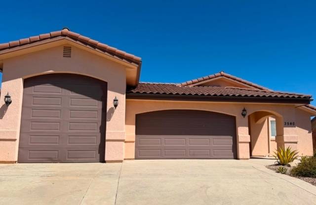 Newer 3-Bedroom Home in Heritage Ranch Gallery 1
