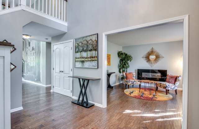2518 Adamsway Drive Gallery 2