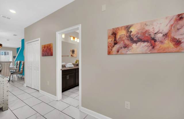 Pool Home in Davenport now available for rent! Gallery 4