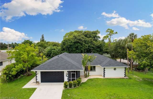 404 Anchor Way - 404 Anchor Way, North Fort Myers, FL 33903