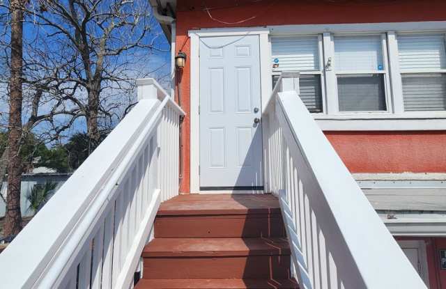 **UNDER NEW MANAGEMENT ** Renovated 2 Bedroom 1 Bath Apartment photos photos