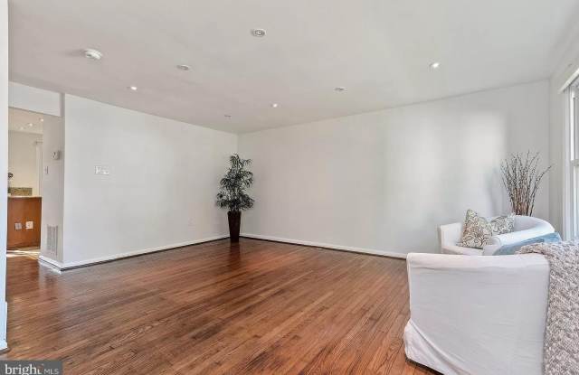 10606 TUPPENCE Court Gallery 4