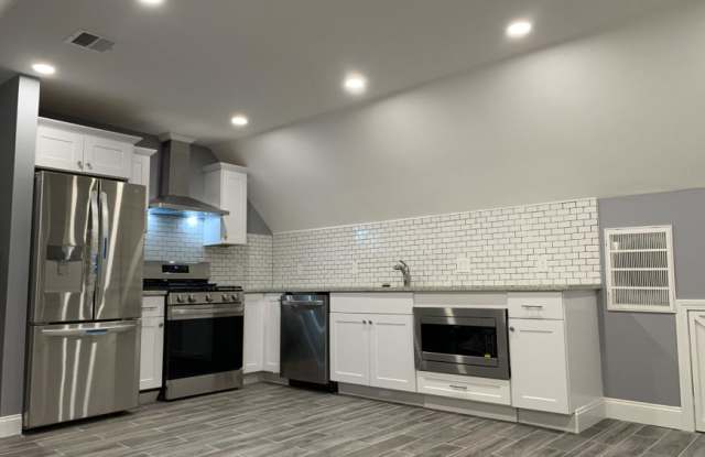 983 Hancock St. photos photos