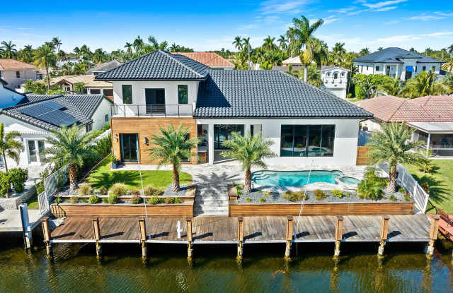 4250 NE 24th Avenue - 4250 Northeast 24th Avenue, Lighthouse Point, FL 33064