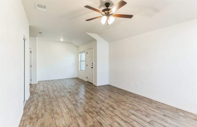 2 Week Free Move-In Special! Modern 3-Bedroom Duplex in Temple with Spacious Layout Gallery 4