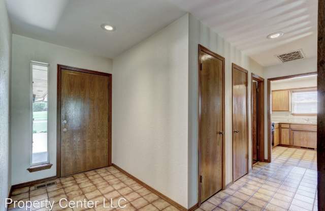 2905 Pheasant Run Gallery 3