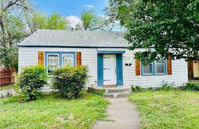Charming 2BR House in Lubbock photos photos